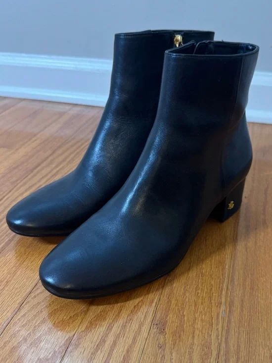 Lauren Ralph Lauren's Welford Women’s Black Leather Booties 9.5B - Picture 2 of 9
